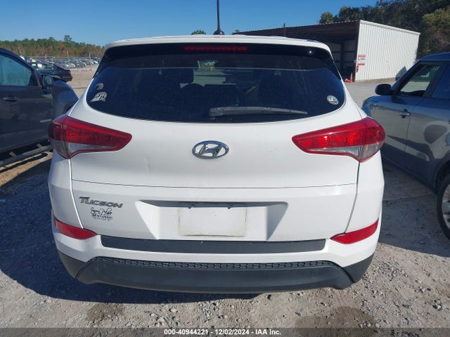 KM8J23A40GU063387 Hyundai TUCSON SE