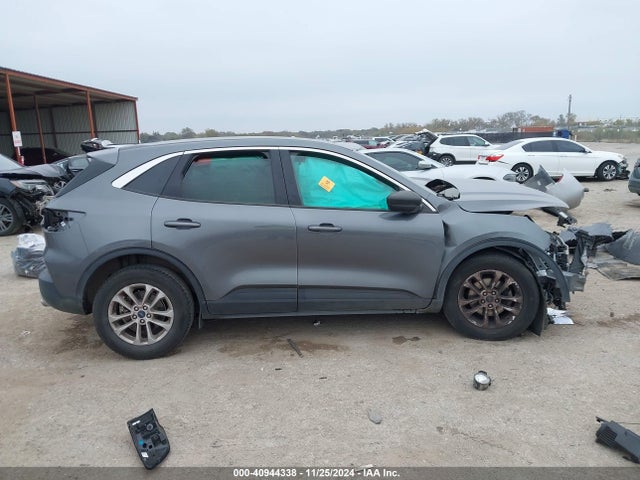 1FMCU0G60NUA20885 Ford ESCAPE SE