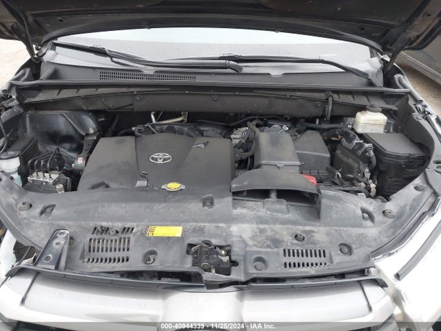 Toyota Highlander Xle 2017 5TDJZRFHXHS443969 Image 10
