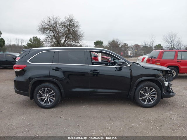 Toyota Highlander Xle 2017 5TDJZRFHXHS443969 Image 14