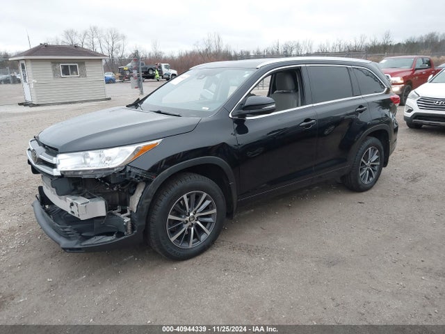 Toyota Highlander Xle 2017 5TDJZRFHXHS443969 Image 2