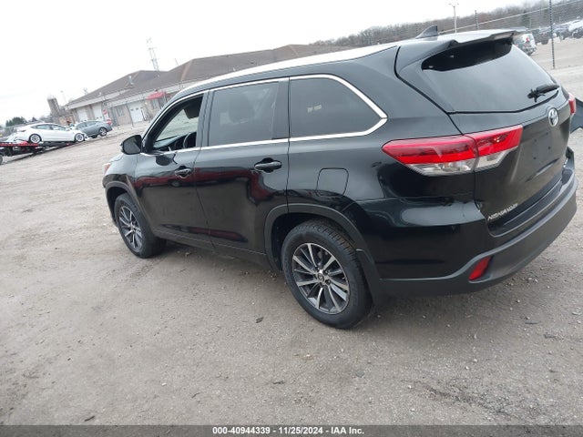 Toyota Highlander Xle 2017 5TDJZRFHXHS443969 Image 3