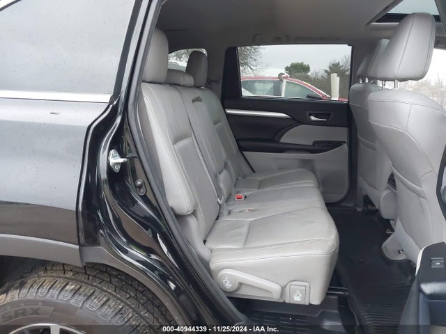 Toyota Highlander Xle 2017 5TDJZRFHXHS443969 Image 8
