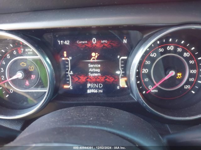 1C4HJXFG5JW161617 Jeep Wrangler Unlimited Rubicon 4x4