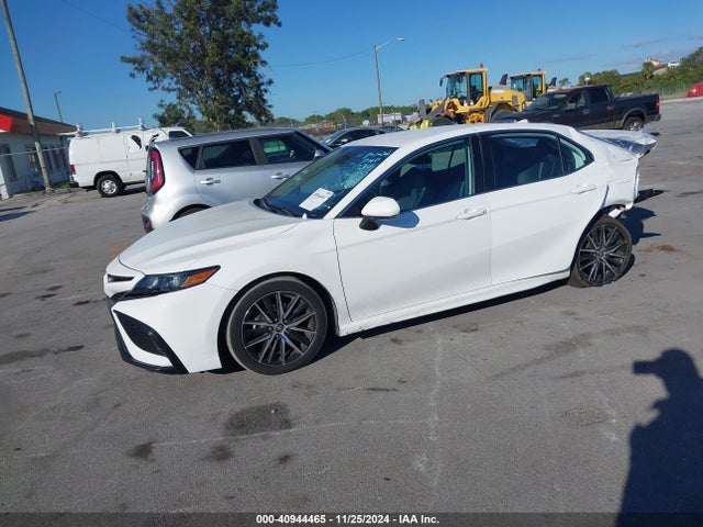 Toyota CAMRY SE 2022 4T1G11AK6NU054285 Image 2