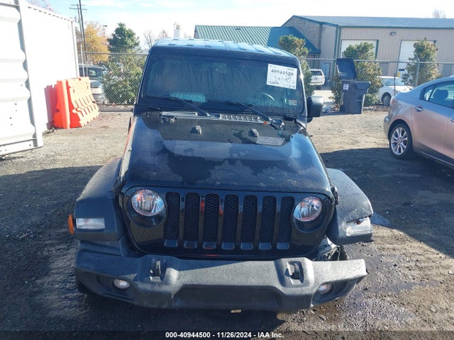 1C4GJXAG1JW173654 Jeep Wrangler Sport S 4x4