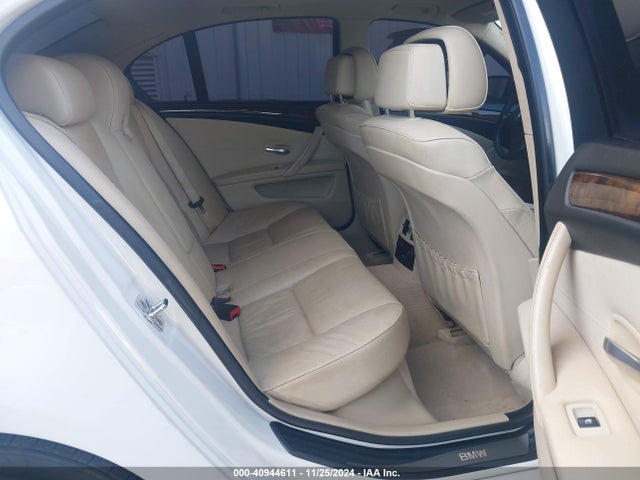 Продаж на аукціоні авто 2010 Bmw 528i, vin: WBANU5C53AC124744, номер лоту: 40944611
