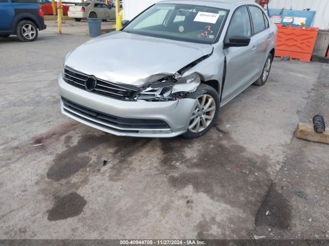 3VWD17AJ1FM321157 Volkswagen Jetta 1.8t Se