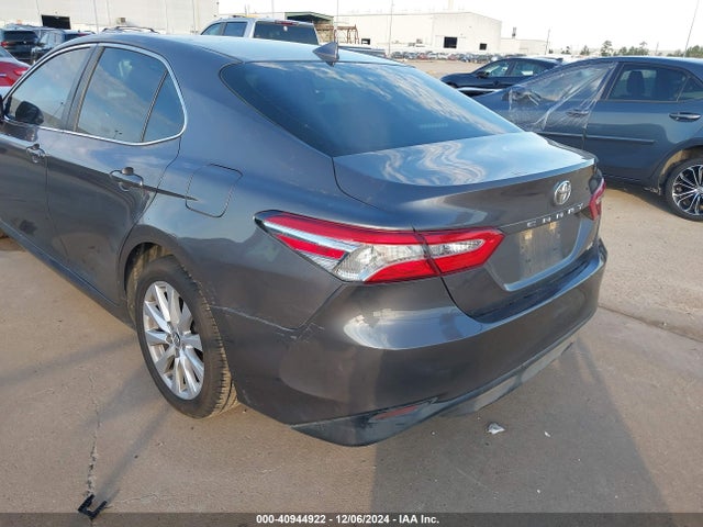 Toyota CAMRY LE 2019 4T1B11HK0KU719113 Image 3