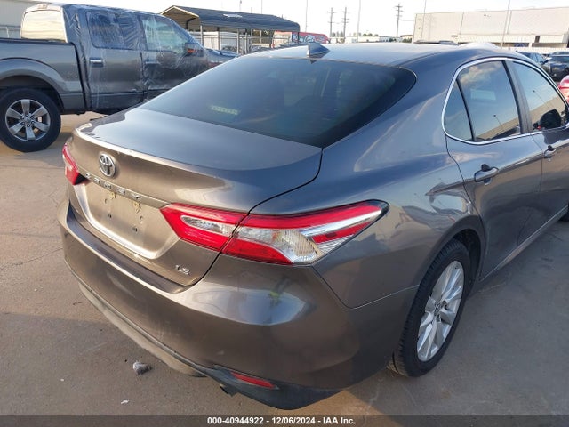 Toyota CAMRY LE 2019 4T1B11HK0KU719113 Image 4