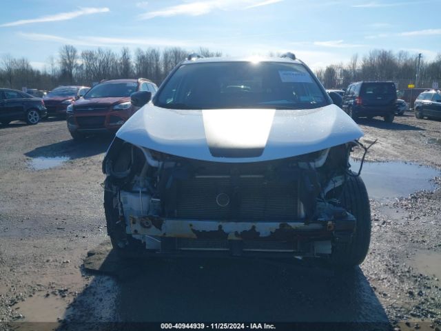 2T3RFREV2JW772947 Toyota Rav4 Adventure/xle