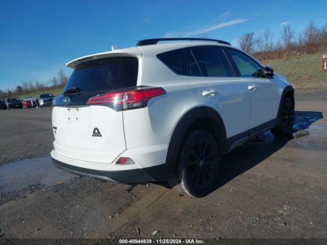 2T3RFREV2JW772947 Toyota Rav4 Adventure/xle