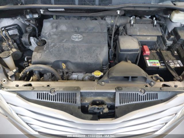 5TDYK3DC0FS612143 Toyota Sienna Xle 8 Passenger