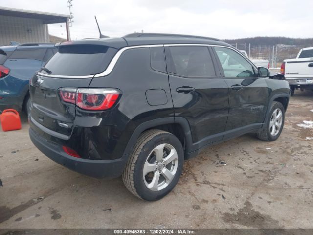 3C4NJDBB5JT372222 Jeep Compass Latitude 4x4
