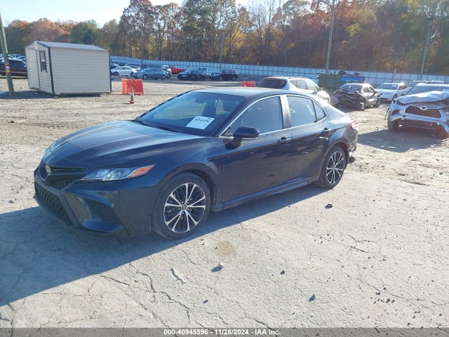 Toyota CAMRY SE 2018 4T1B11HK2JU552865 Image 2