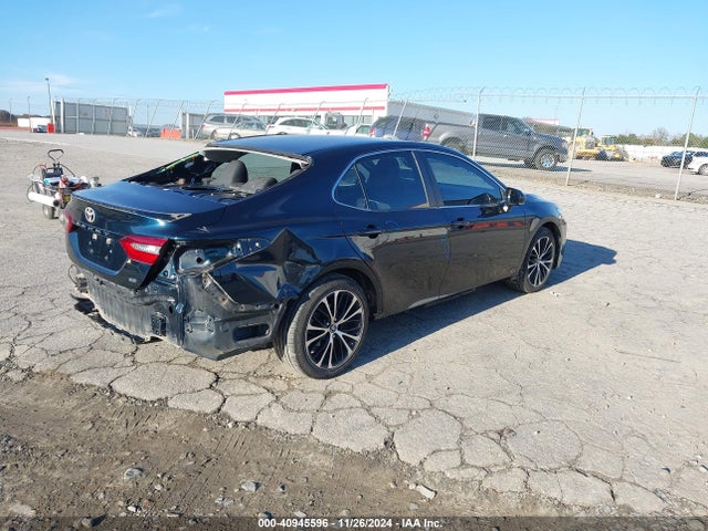 Toyota CAMRY SE 2018 4T1B11HK2JU552865 Image 4