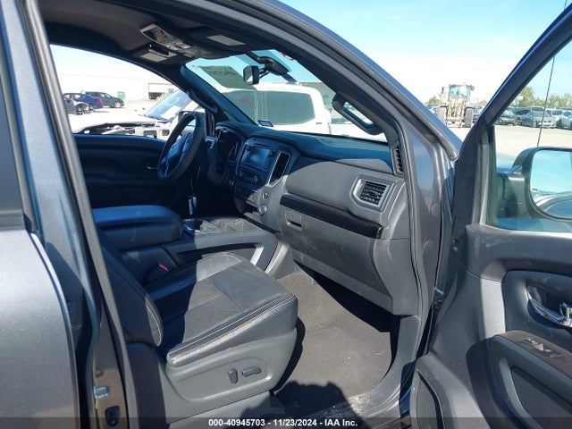 1N6AA1E62KN531689 Nissan Titan Sl