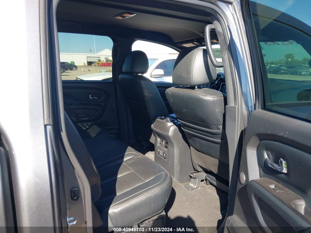 1N6AA1E62KN531689 Nissan Titan Sl