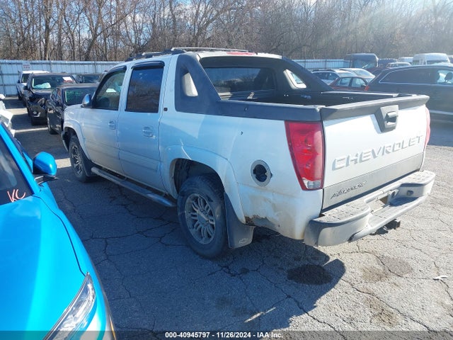 2005 CHEVROLET AVALANCHE 3GNEK12T05G230967 Photo 2