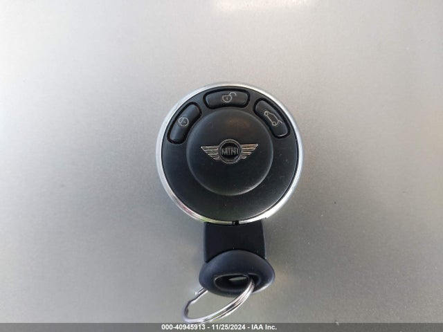 2011 MINI COOPER S CLUBMAN WMWZG3C54BTY35223 Photo 10