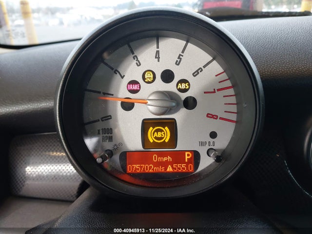 2011 MINI COOPER S CLUBMAN WMWZG3C54BTY35223 Photo 6