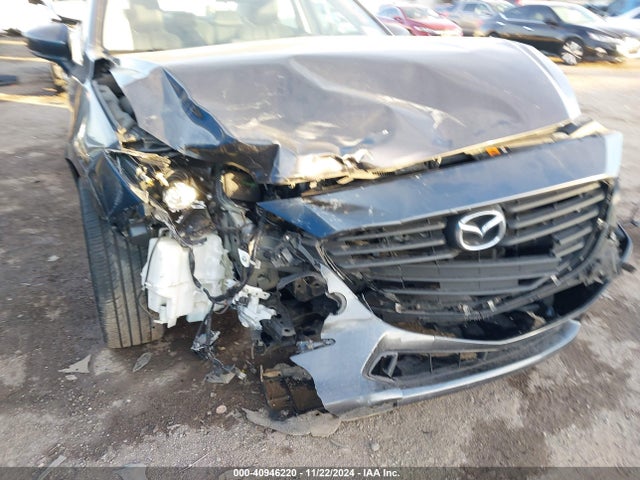 3MZBN1V33JM185482 Mazda Mazda3 Touring