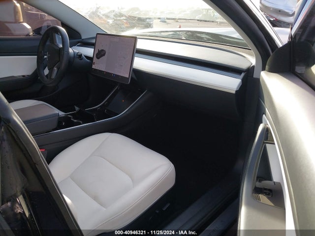 2020 TESLA MODEL 3 5YJ3E1EBXLF639037 Photo 4
