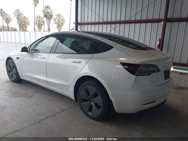 2022 TESLA MODEL 3 5YJ3E1EB0NF256081 Photo 2