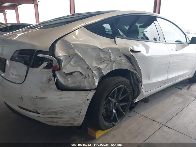2022 TESLA MODEL 3 5YJ3E1EB0NF256081 Photo 5