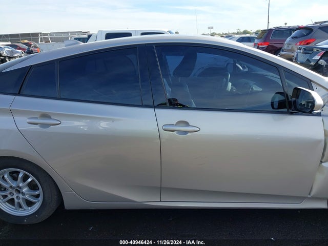 Toyota Prius Prime Advanced 2017 JTDKARFP5H3057951 Image 13