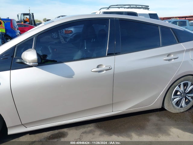 Toyota Prius Prime Advanced 2017 JTDKARFP5H3057951 Image 14