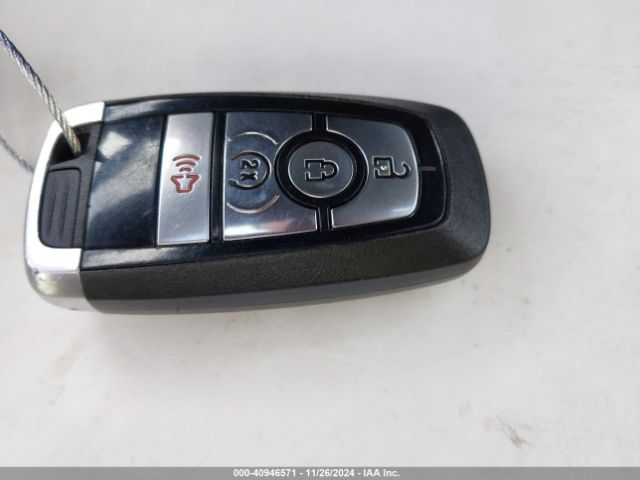 3FTTW8S99RRA17298 Ford Maverick Lariat