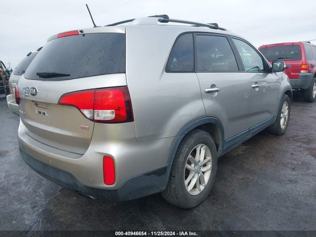 KIA SORENTO LX 2014 5XYKT4A61EG490041 Image 4