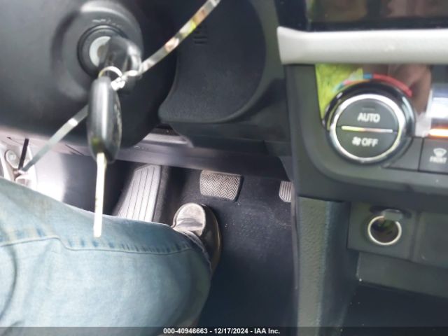 5YFBURHE3FP258240 Toyota COROLLA LE