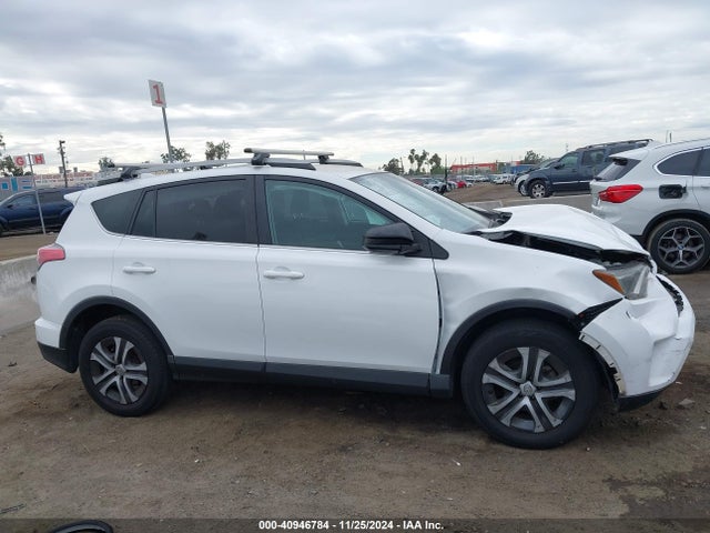 Toyota RAV4 LE 2017 2T3BFREVXHW613556 Image 13