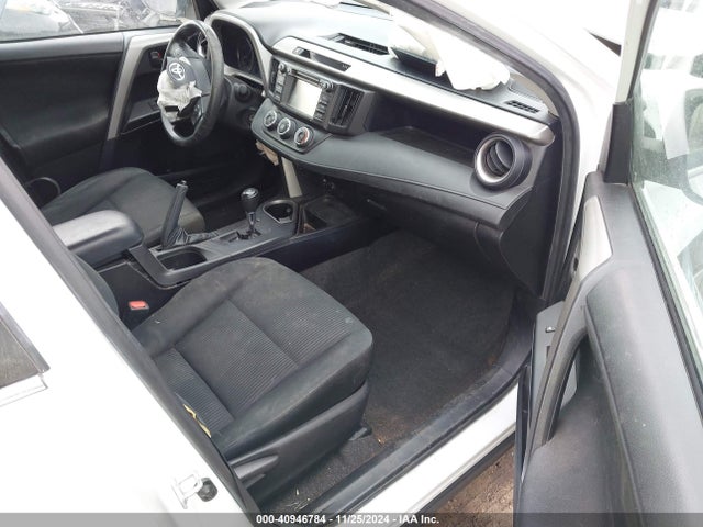 Toyota RAV4 LE 2017 2T3BFREVXHW613556 Image 5
