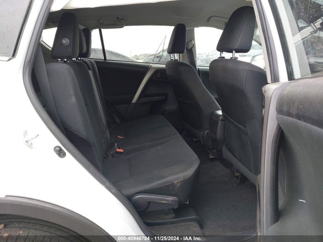 Toyota RAV4 LE 2017 2T3BFREVXHW613556 Image 8