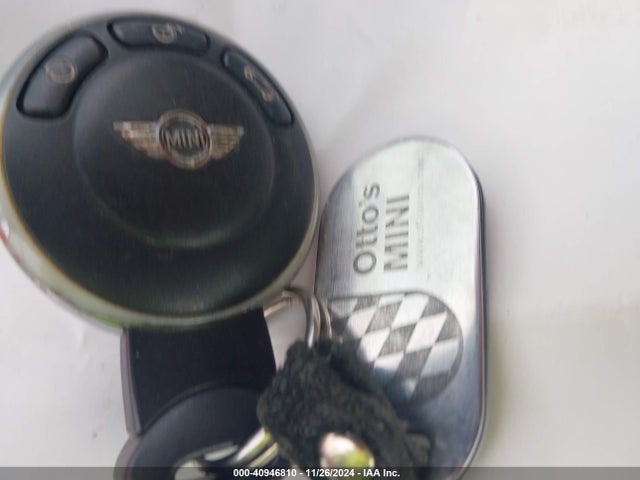 2010 MINI COOPER S CLUBMAN WMWMM3C58ATZ32488 Photo 10