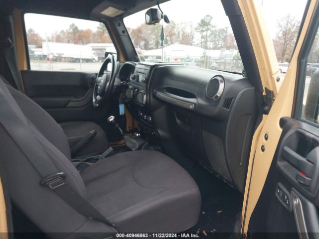 1C4BJWDG0EL134030 Jeep Wrangler Unlimited Sport