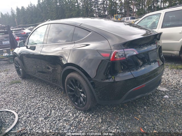 2024 TESLA MODEL Y 7SAYGAEE7RF118962 Photo 2