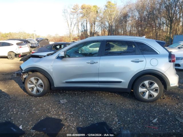 KNDCB3LC0K5296920 KIA NIRO LX