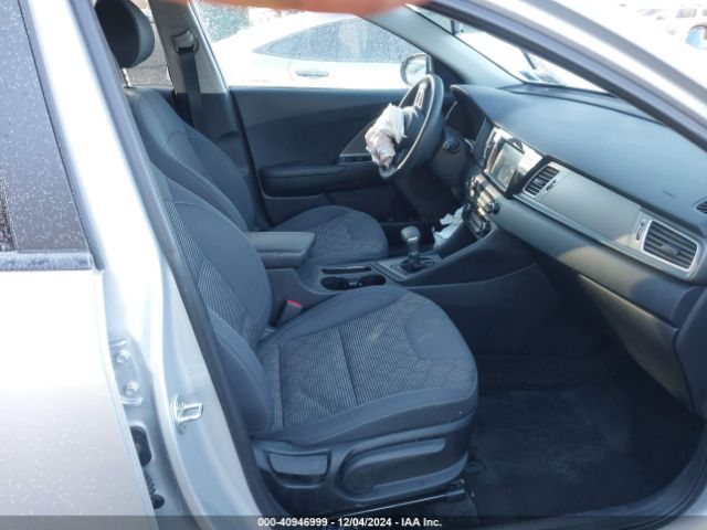 KNDCB3LC0K5296920 KIA NIRO LX