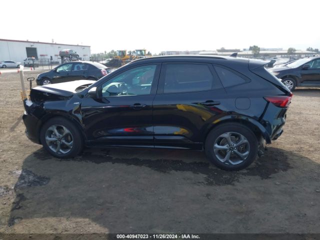 1FMCU0MN3PUA02895 Ford Escape St-line