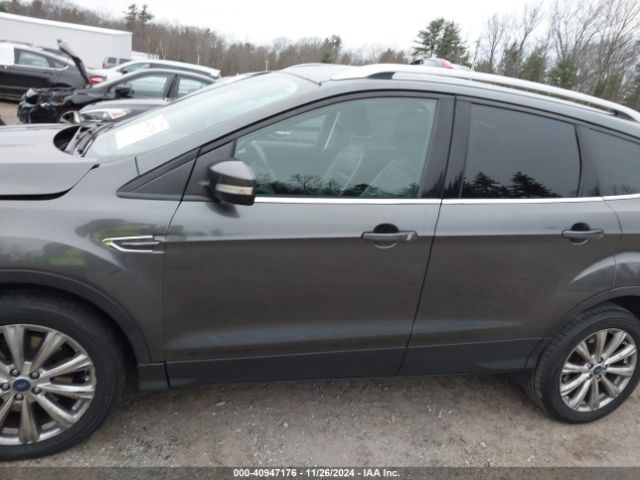 1FMCU9JD3HUE61121 Ford Escape Titanium