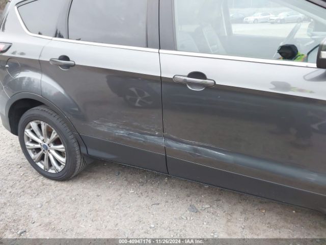 1FMCU9JD3HUE61121 Ford Escape Titanium