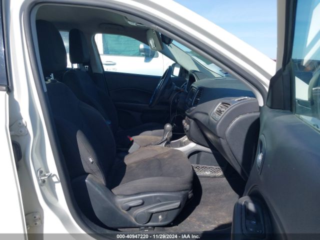 3C4NJCAB2JT263499 Jeep Compass Sport Fwd