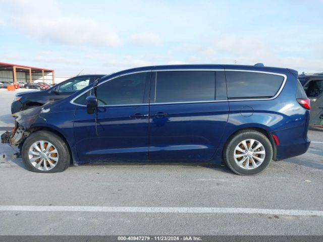 2C4RC1DG8HR782349 Chrysler Pacifica Touring