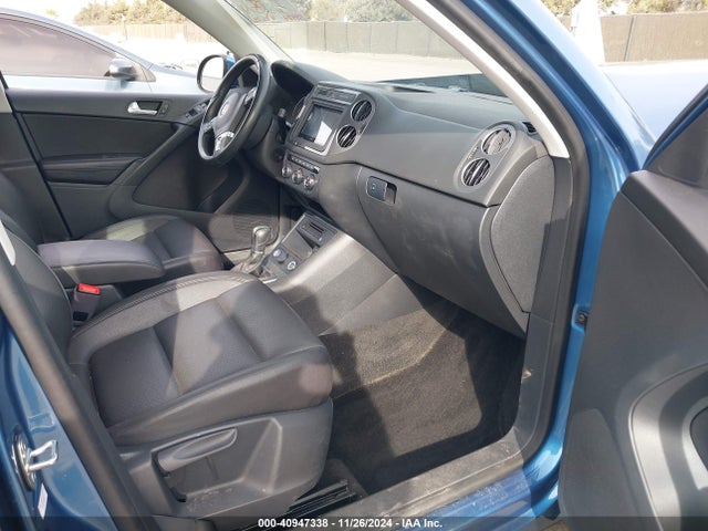 WVGAV7AX1HK037757 Volkswagen Tiguan 2.0t/2.0t S