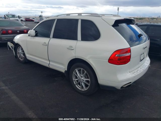 2010 PORSCHE CAYENNE WP1AA2AP2ALA06485 Photo 2