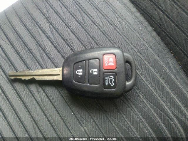 5TDZZRFH4HS194233 Toyota Highlander Le Plus